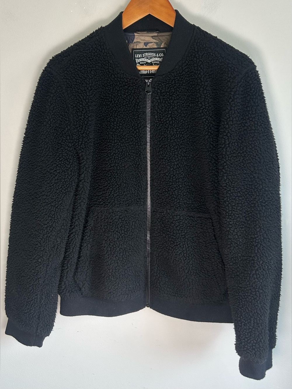 Levi's Men’s Sherpa Fleece Jacket Sweater Size M Black Zip Up Camo Lined Teddy